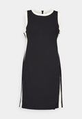CONTRAST NECK AND SIDES Media 1