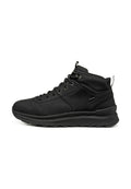 Schwarzer High-Top-Sneaker mit Schnürung vorne, gepolstertem Kragen, strukturierter Sohle und Zuglaschen an Zunge und Ferse.