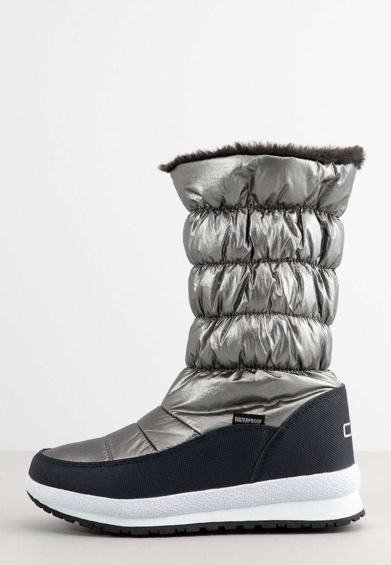 Wasserdichte silberne Pufferstiefel mit einem strukturierten Obermaterial, einem Kunstfellbesatz und einem unteren Teil aus schwarzem Netzstoff. Dicke weiße Sohle für zusätzlichen Komfort.