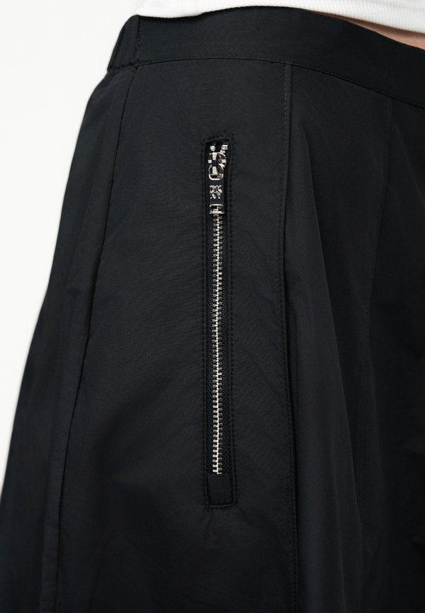 DKNY