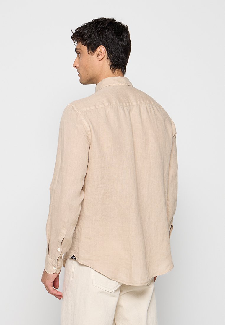 Emporio Armani REGULAR FIT