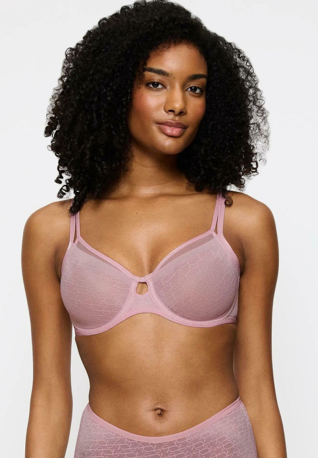 Triumph SIGNATURE SHEER W01