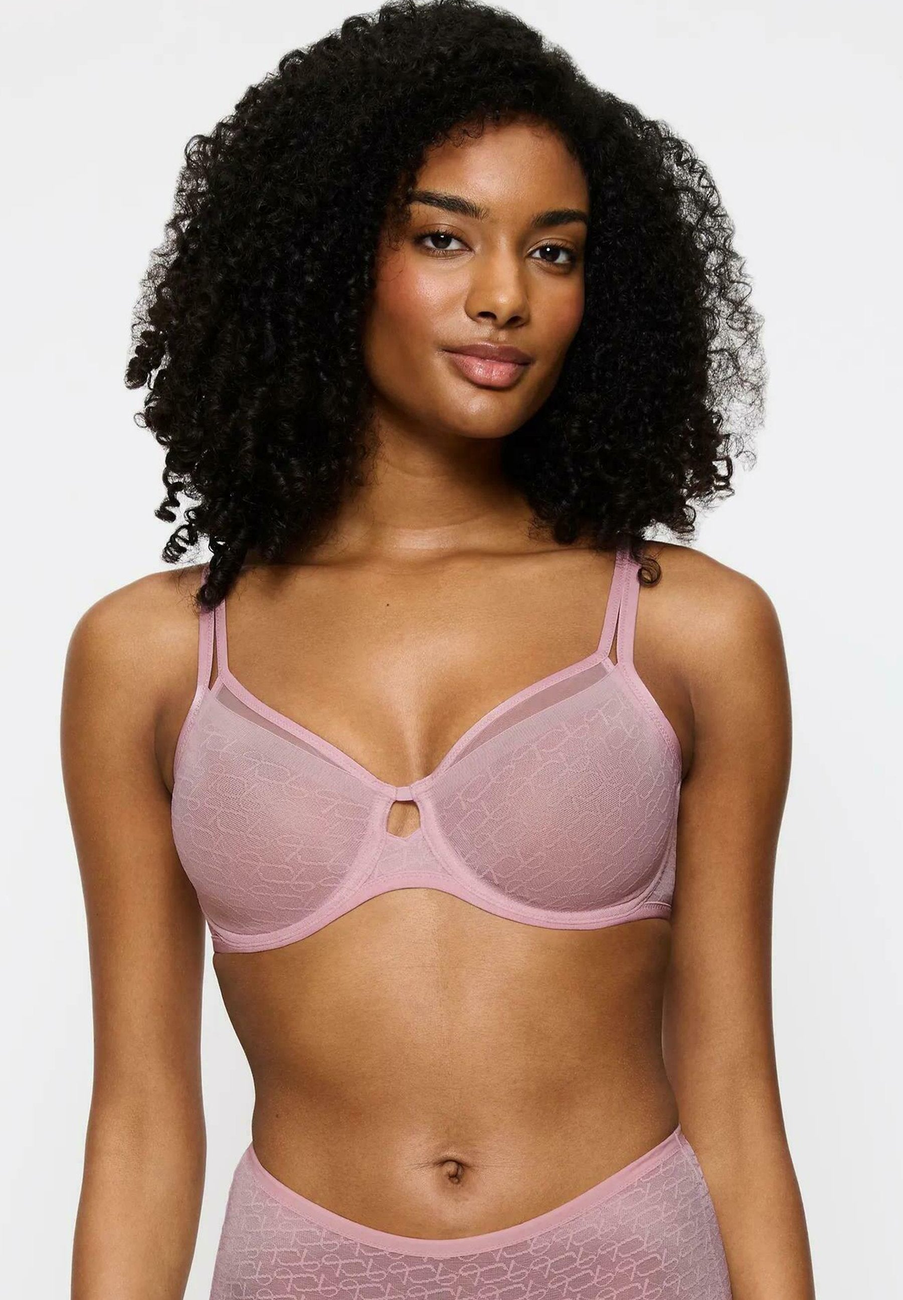 Triumph SIGNATURE SHEER W01