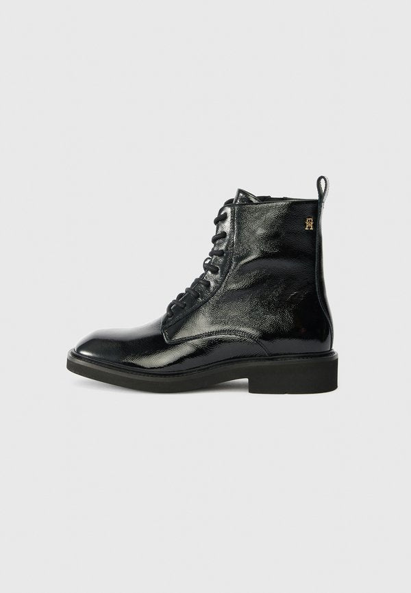 Tommy Hilfiger CRINKLE LEATHER LACE-UP ANKLE BOOTS - Classic ankle boots - black