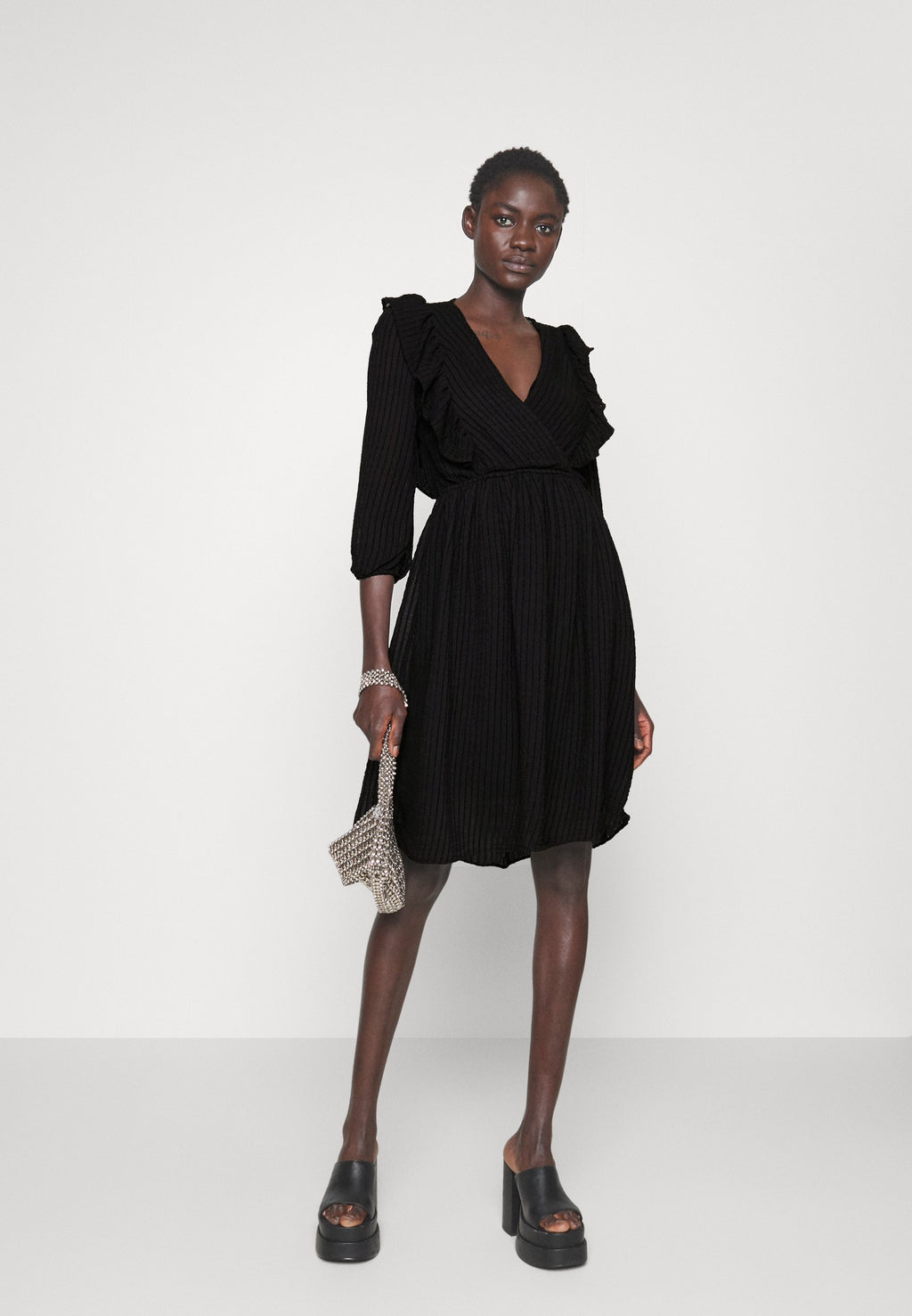 ONLLONDON RUFFLE DRESS Media 2