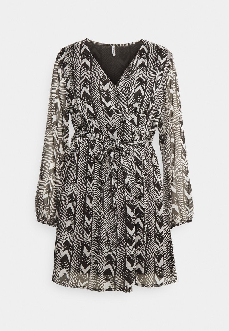 ONLZIGGY LIFE WRAP DRESS - ONLY Petite - View 1