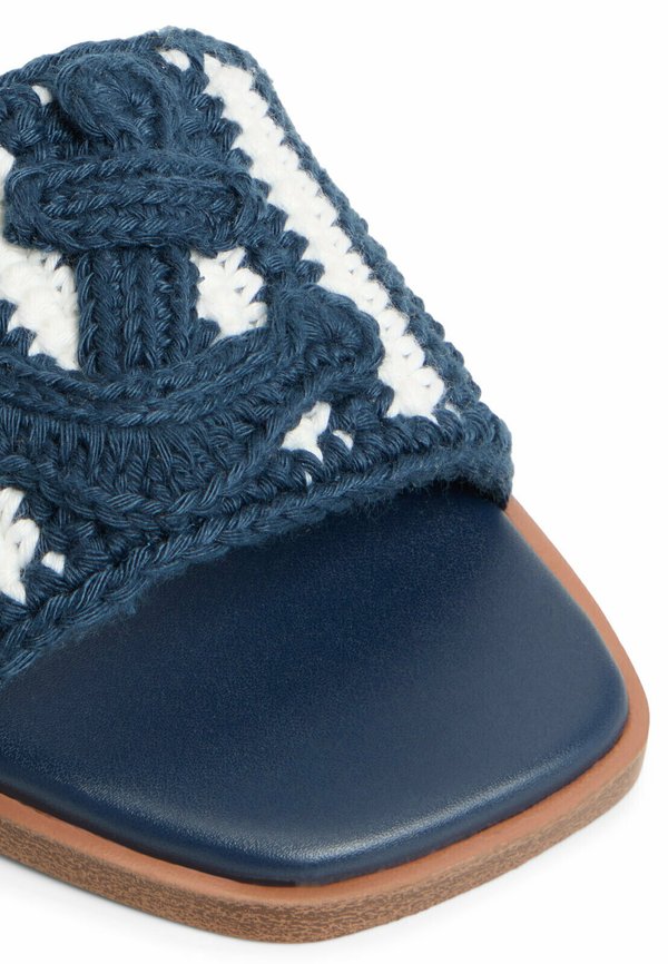ALDO SLIDE
