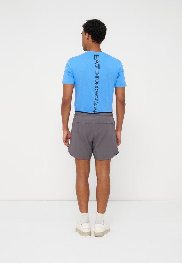 EA7 Emporio Armani