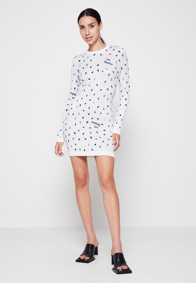 Love Moschino