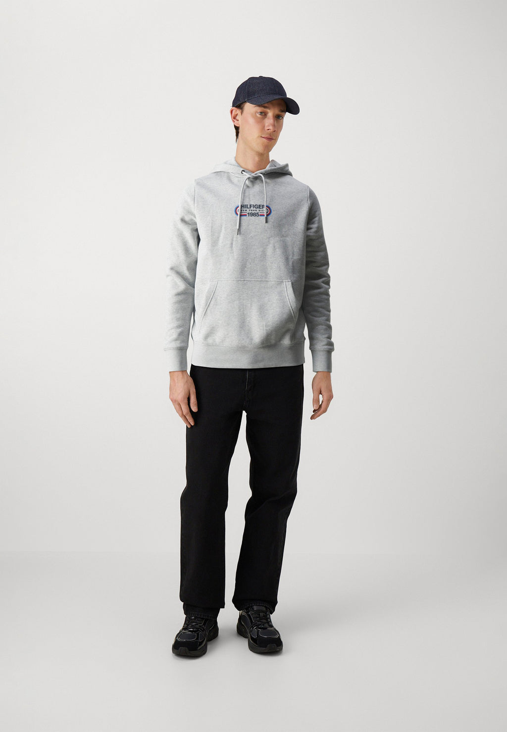 TRACK GRAPHIC HOODY Media 2