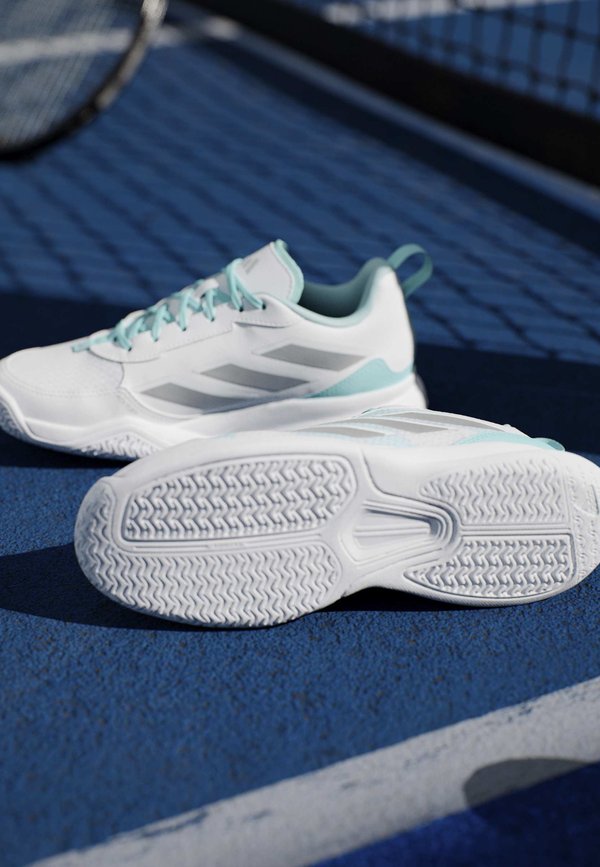adidas Performance AVAFLASH
