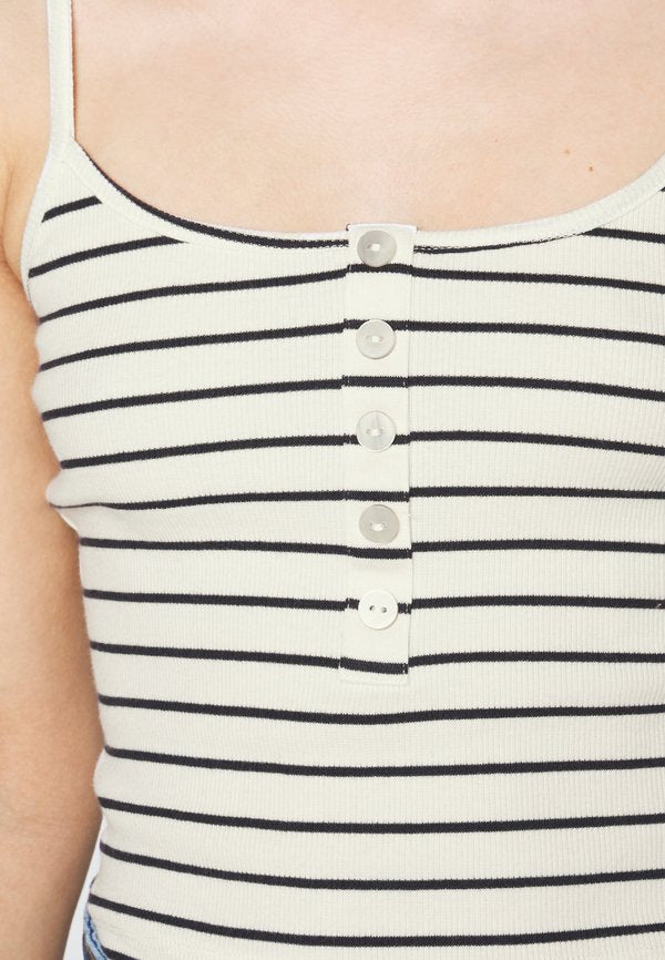 ONLY Petite ONLNESSA SHORT BUTTON