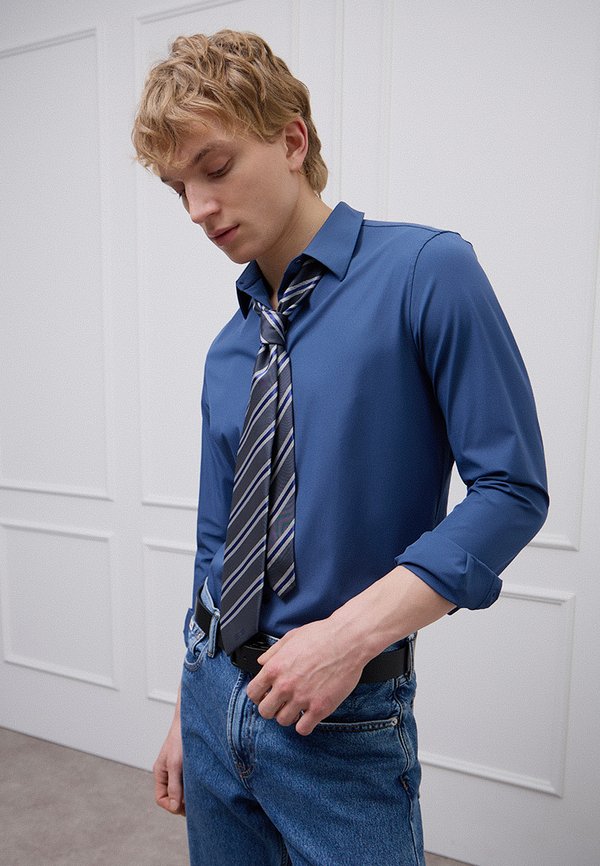 Calvin Klein SLIM FIT