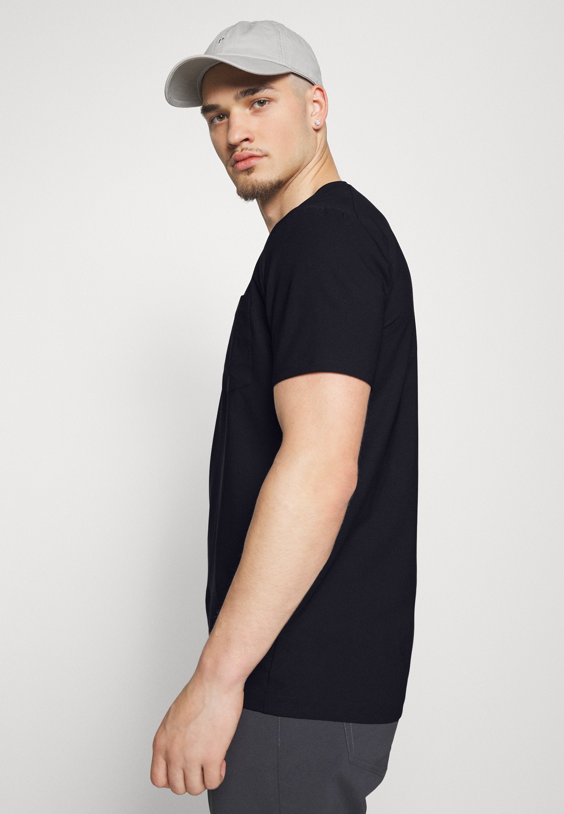 Houdini COVER TEE
