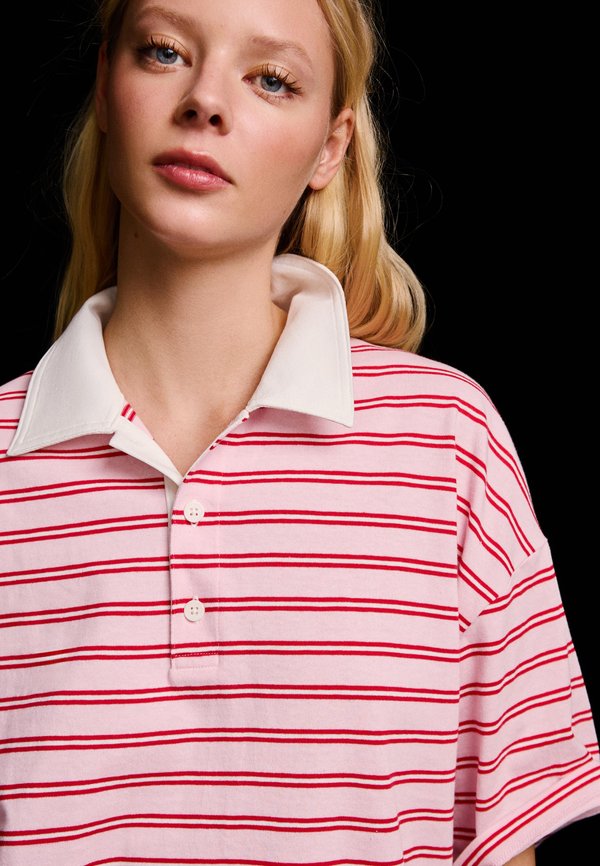 Bershka Polo shirt - light pink