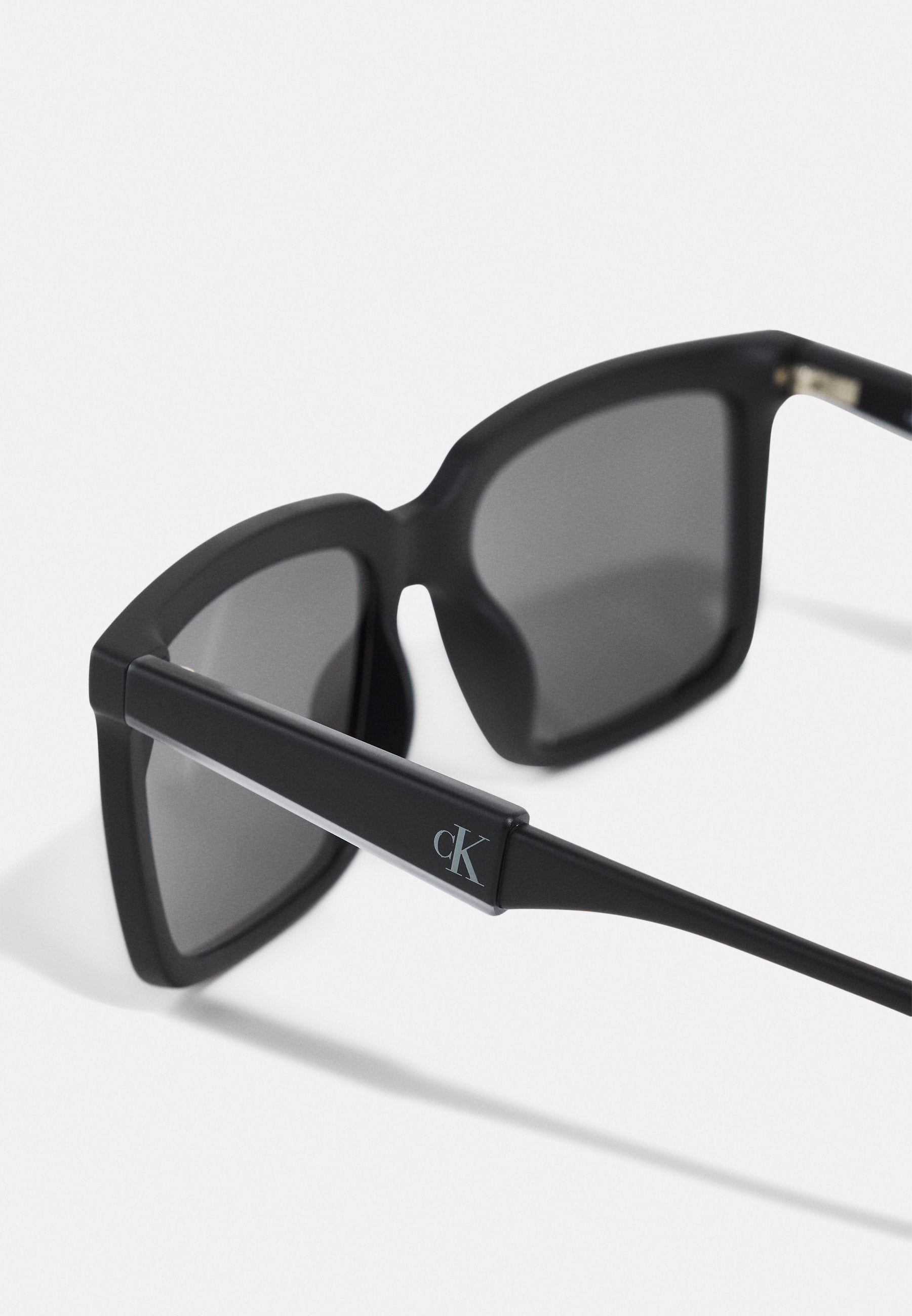 Calvin Klein Jeans Sonnenbrille Media 3