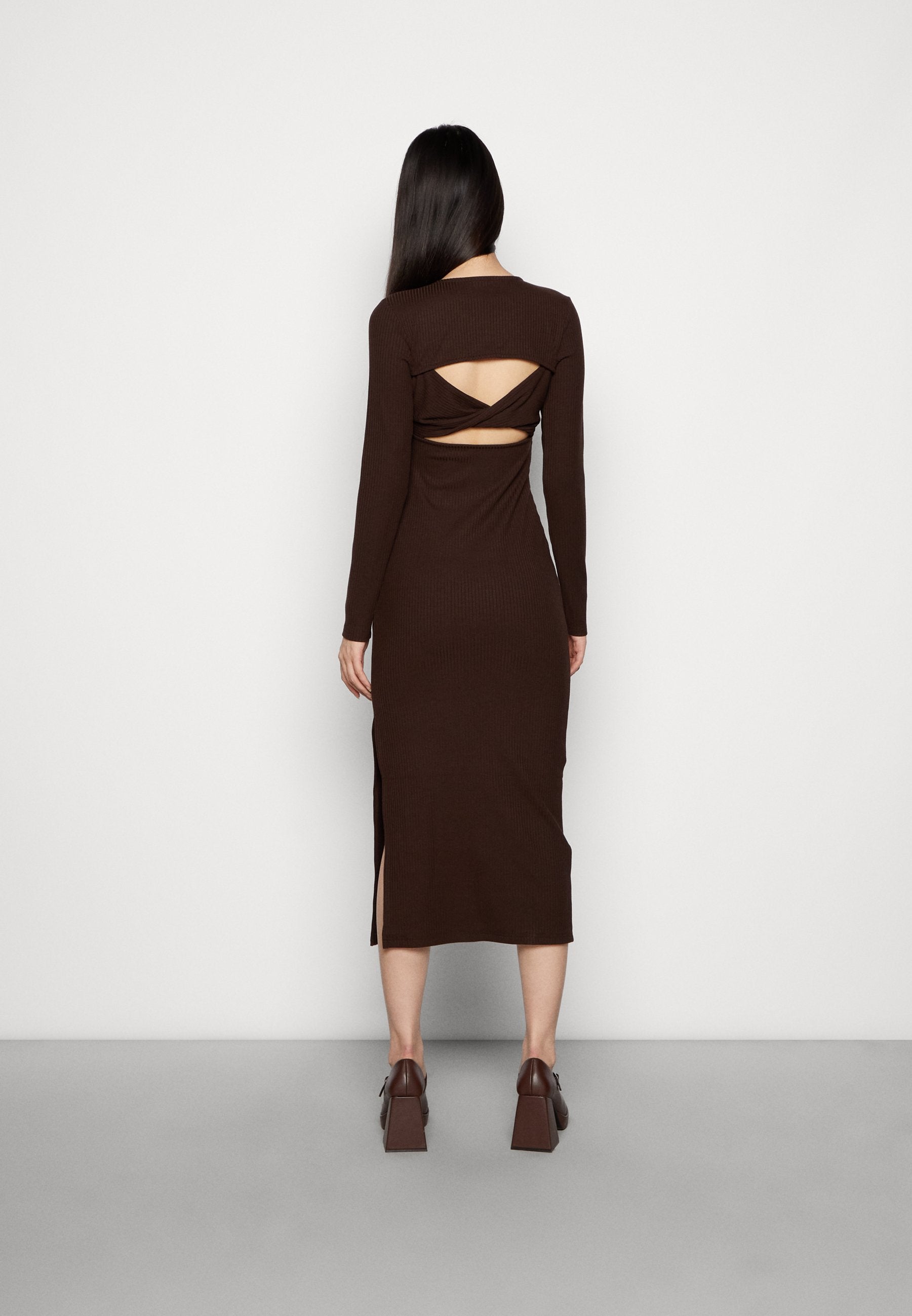 Forever New EMMA TWIST BACK MIDI DRESS