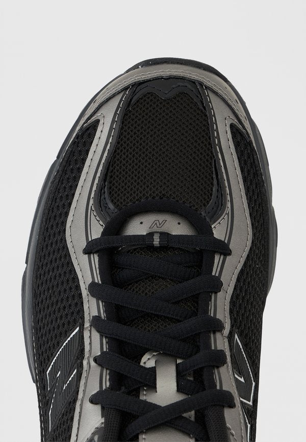 New Balance 509