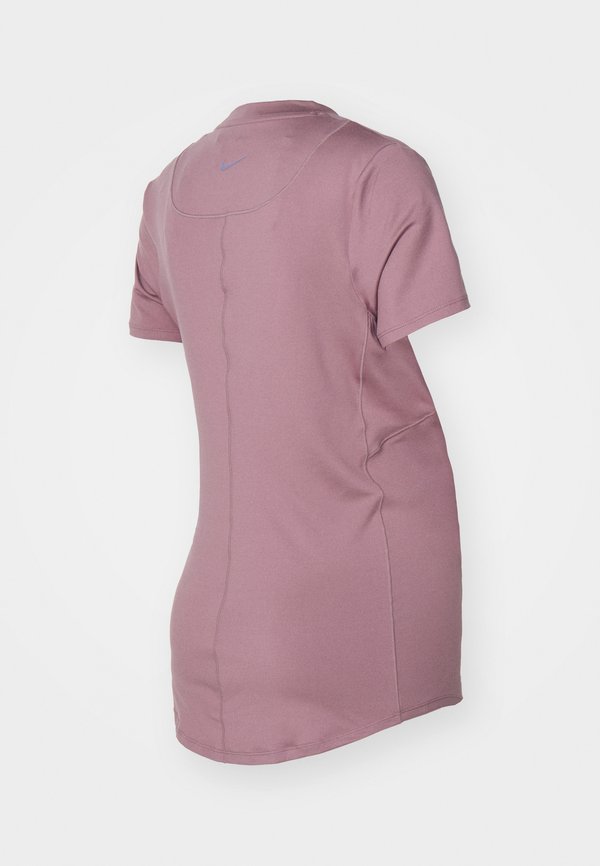 Nike Performance ONE