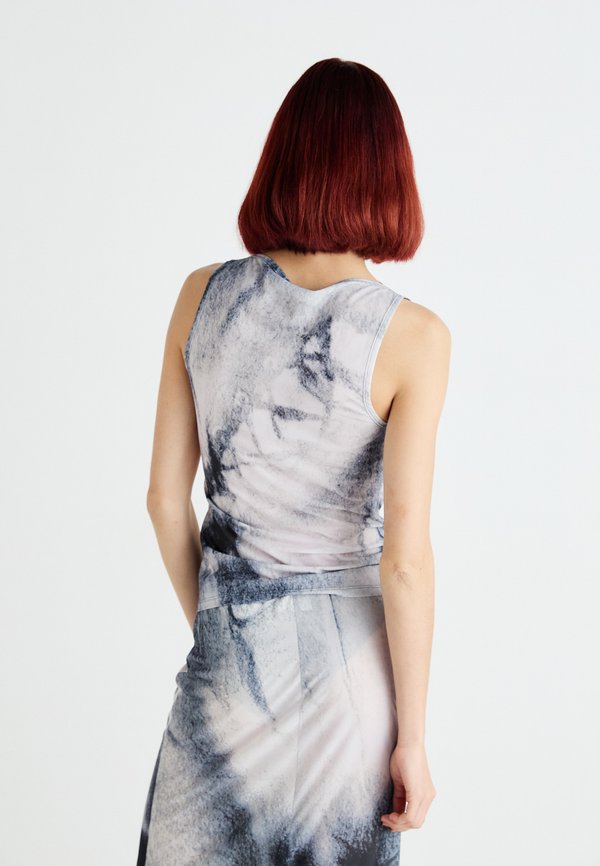 Weekday ANNIE SLEEVELESS