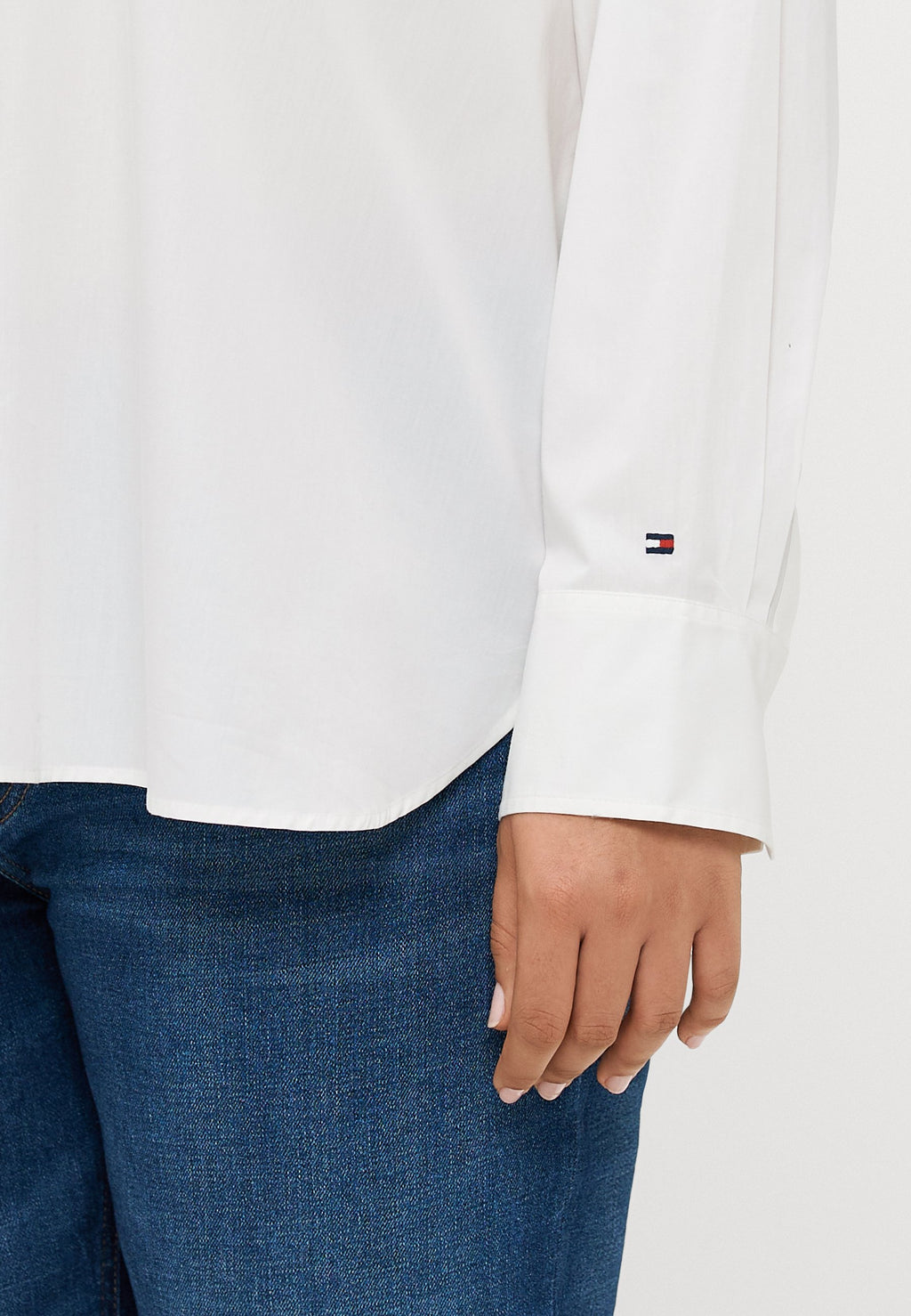 CURVE OVERSIZED FIT LOGO EMBROIDERY SHIRT Media 6