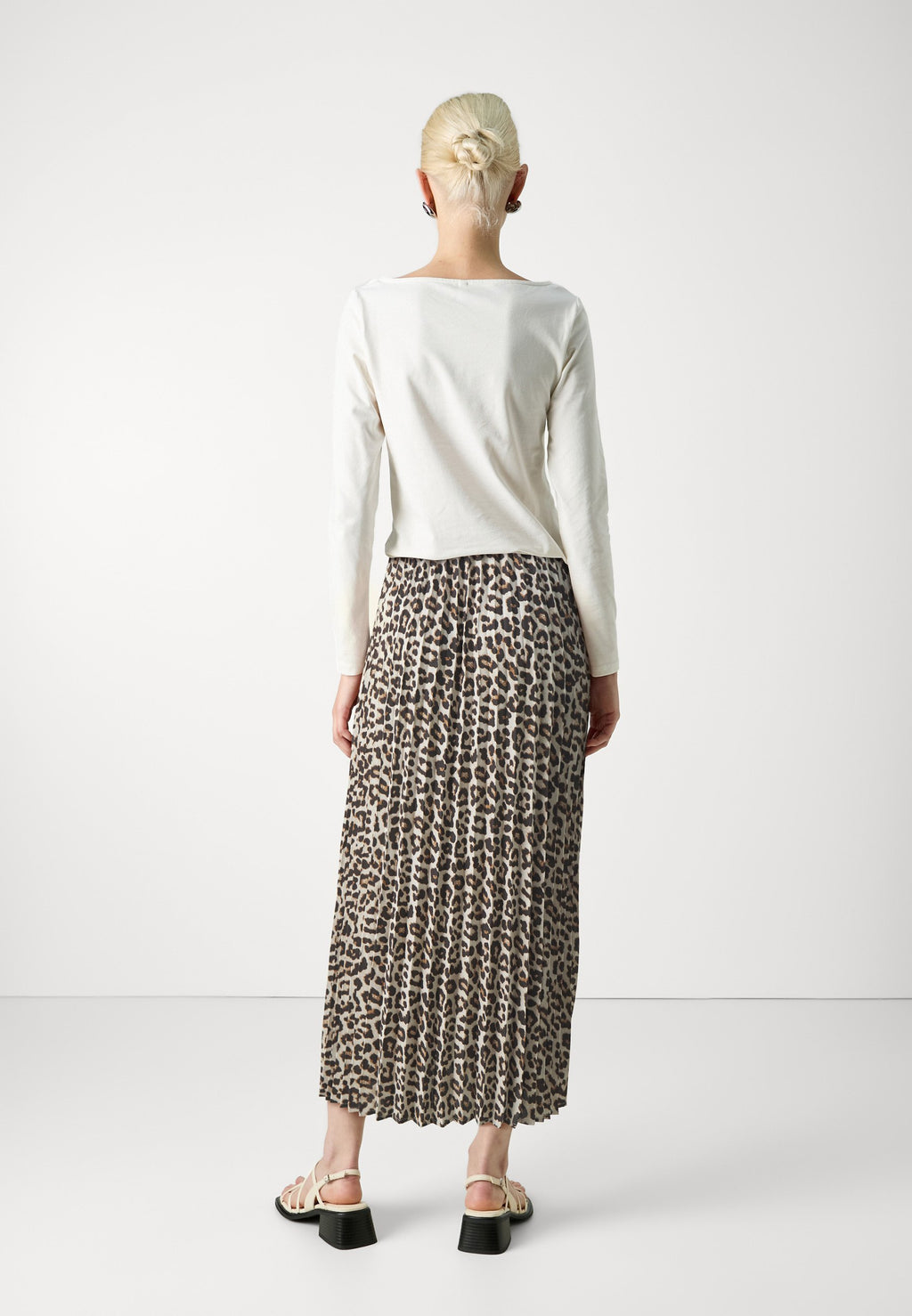ONLALMA LIFE SKIRT Media 4