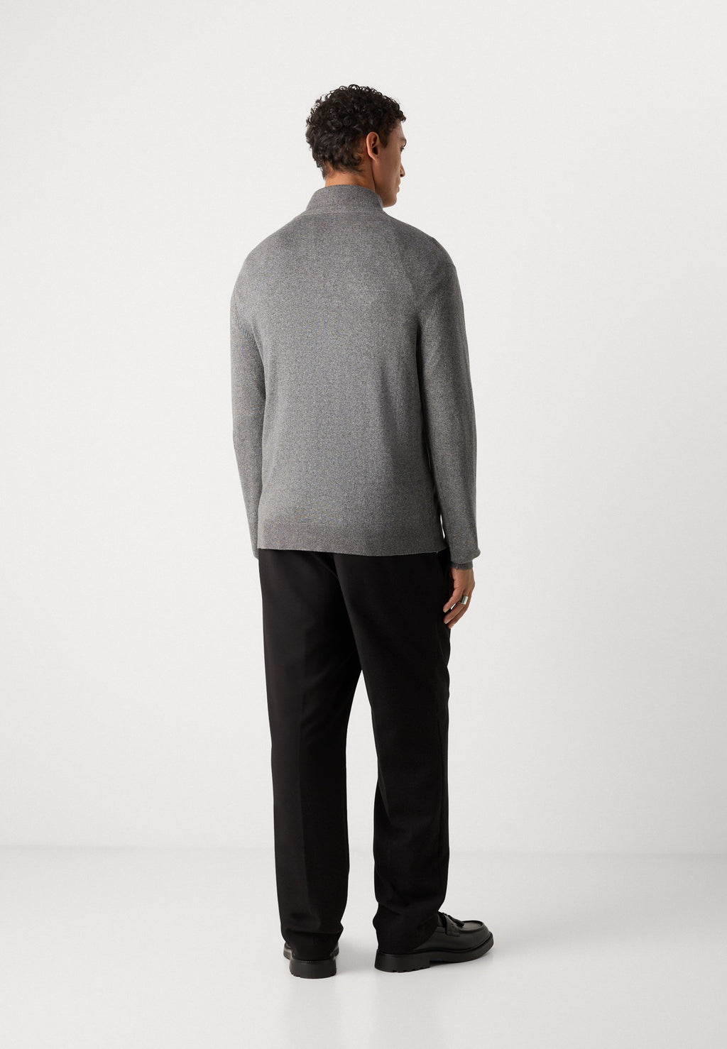 ECOVERO HALF ZIP Media 3