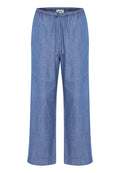 Hellblaue, weite Hosen aus weichem Denimstoff. Mit einem elastischen Bund und einem Kordelzug sowie umgeschlagenen Säumen.