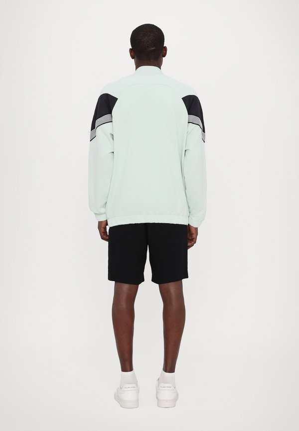 EA7 Emporio Armani
