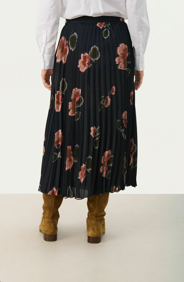 Part Two PWA line skirt