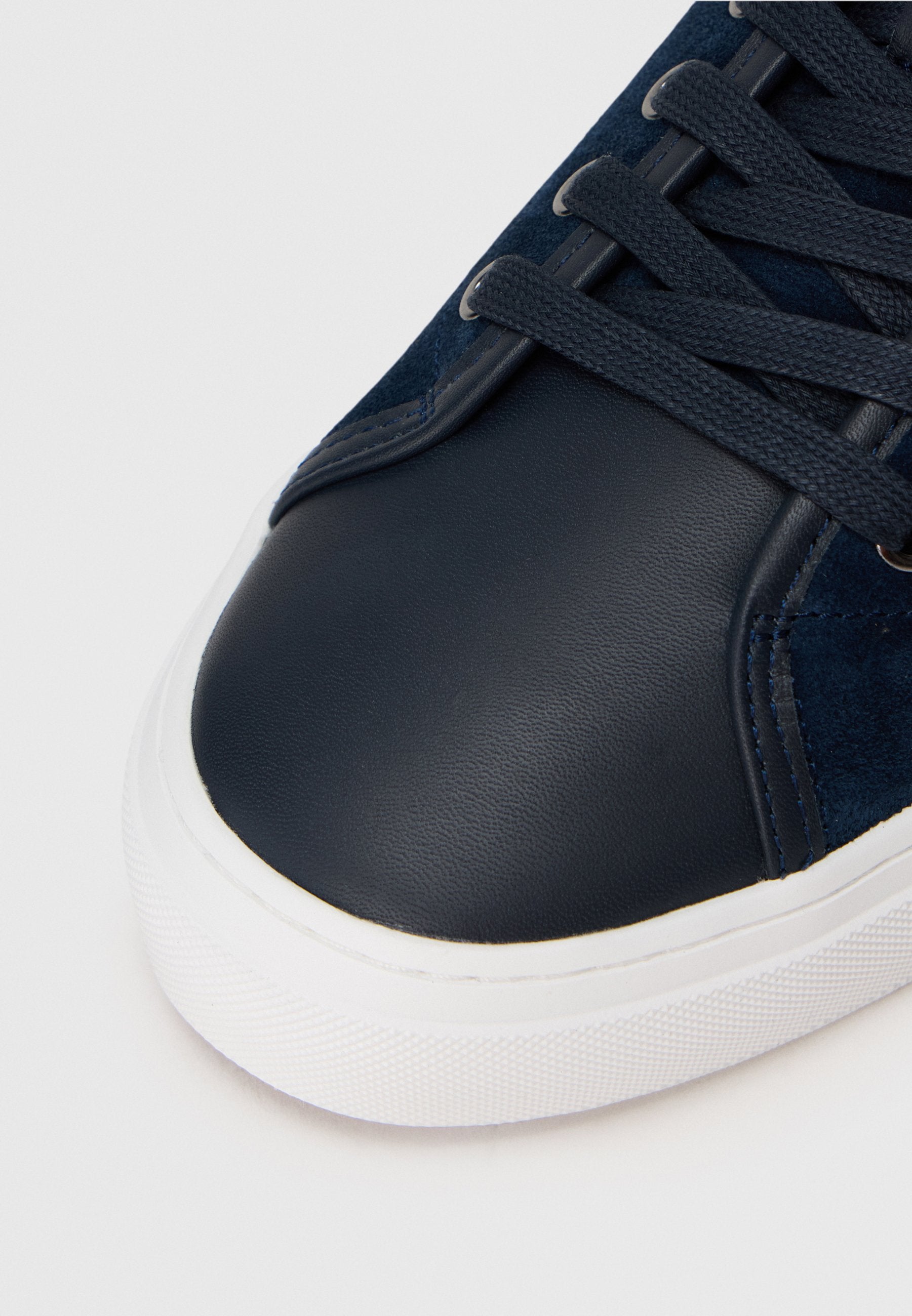 LEATHER MIXED TEXTURE COURT TRAINERS Media 5