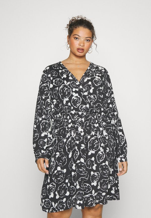 Vero Moda Curve VMMARISOL V-NECK SHORT DRESS