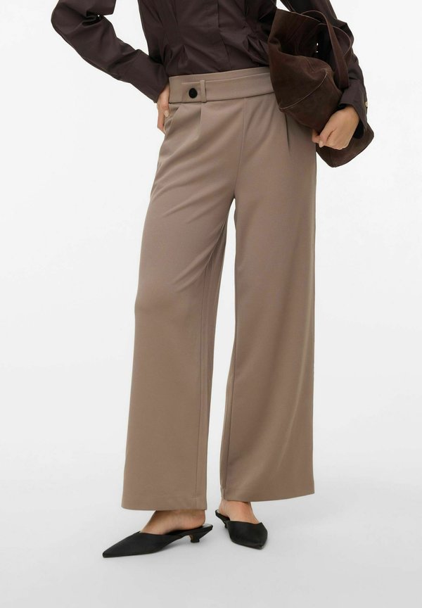 Vero Moda VMSTAR PANTS JRS GA NOOS - Trousers - driftwood