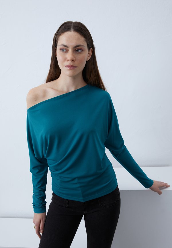 Anna Field