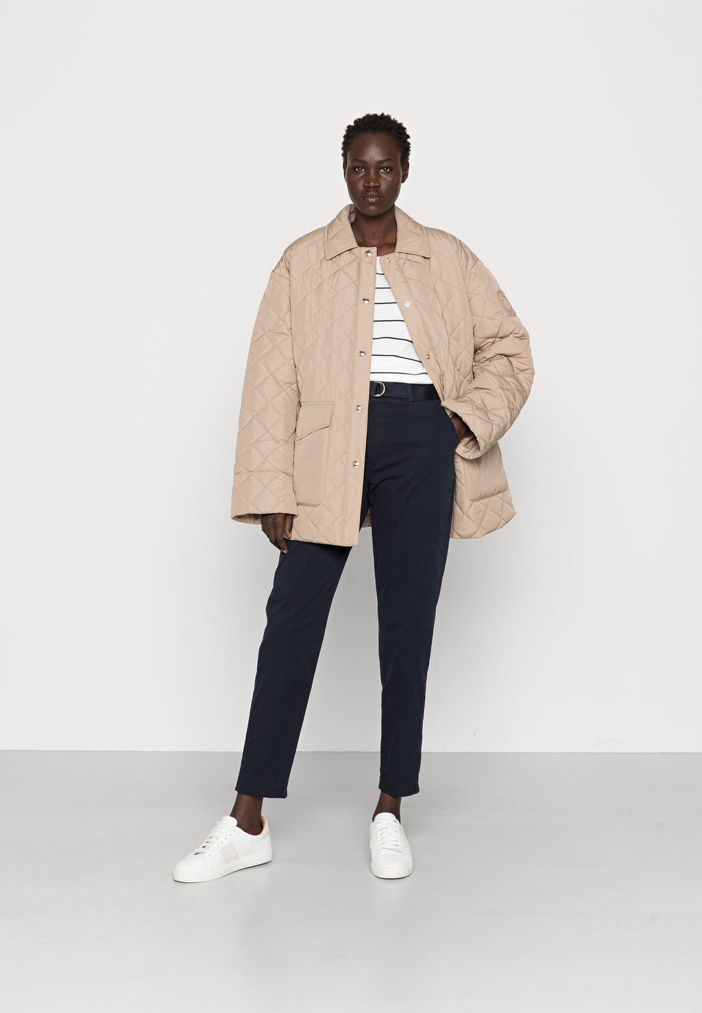 QUILTEDSORONA SHORT SHACKET Media 2