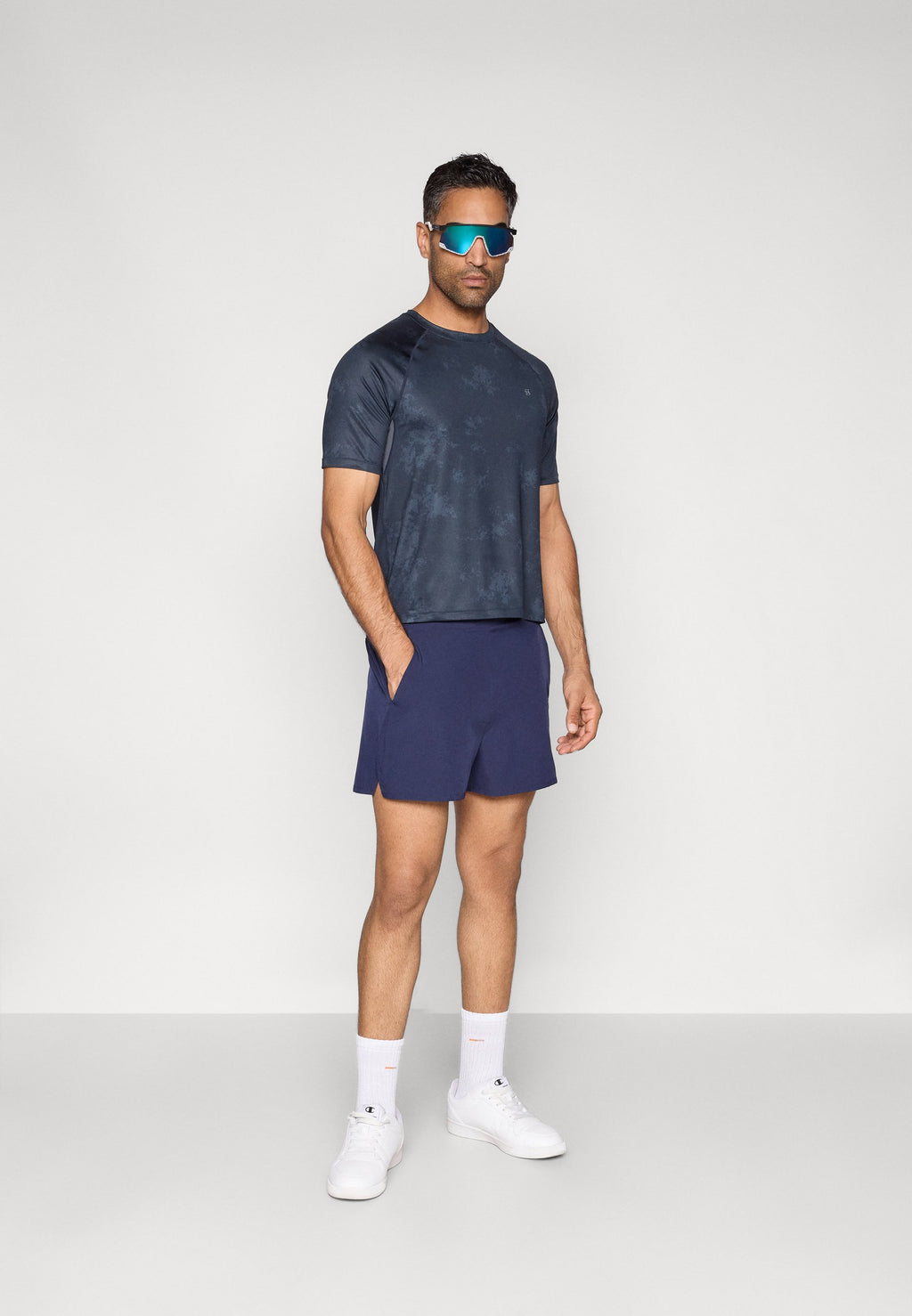 Pier One Sport ESSENTIAL FITTED TRAINING