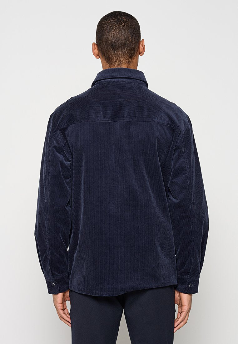 REGULAR FIT  Media 3
