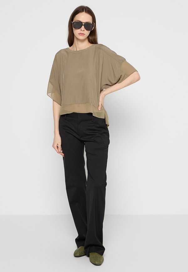 DKNY