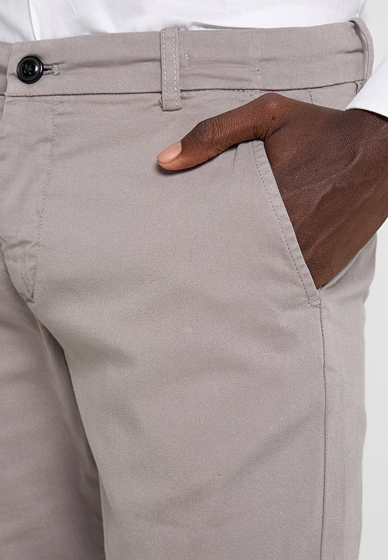 Lindbergh Chino Media 4