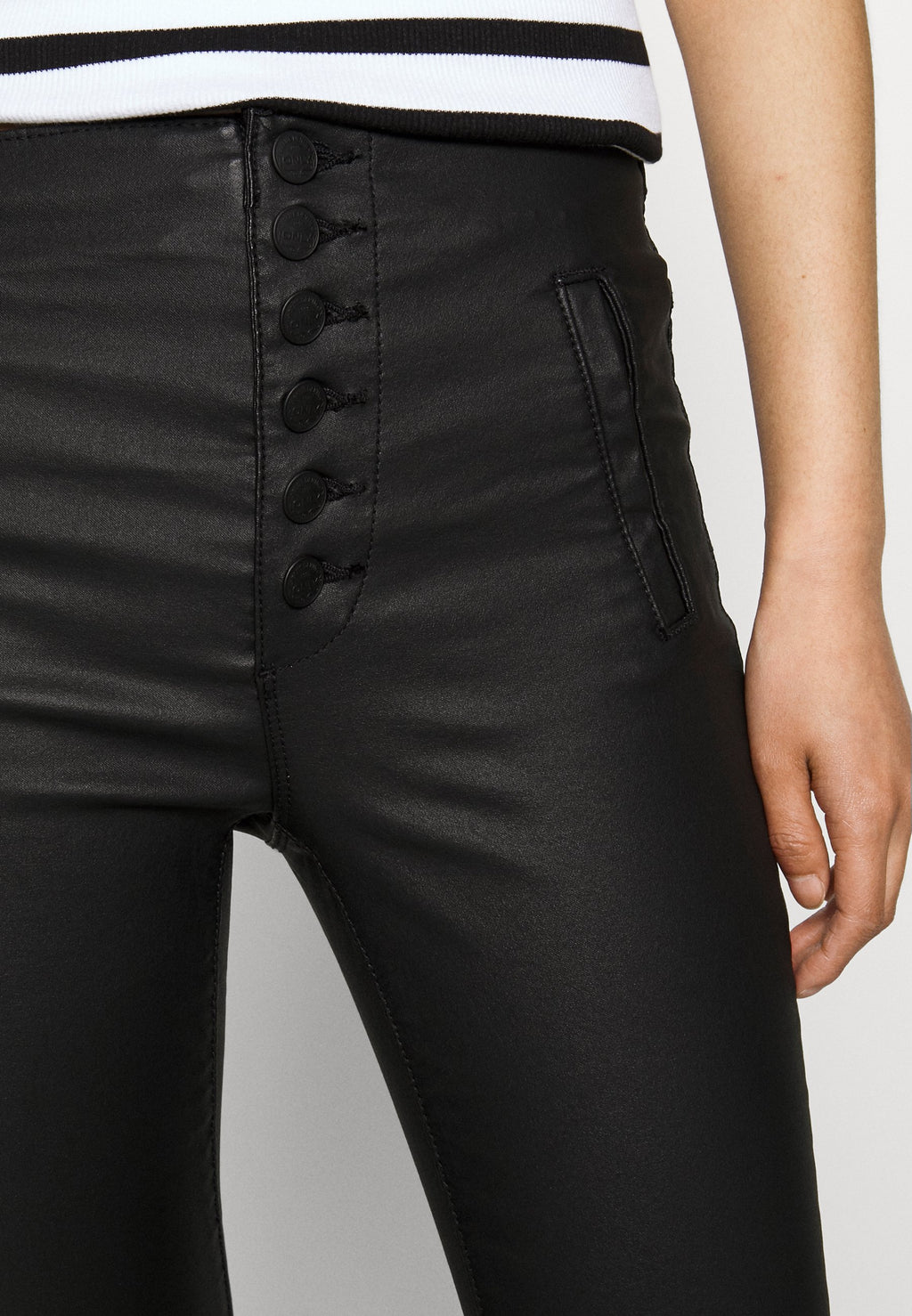ONLROYAL COATED BUTTON PANT Media 5