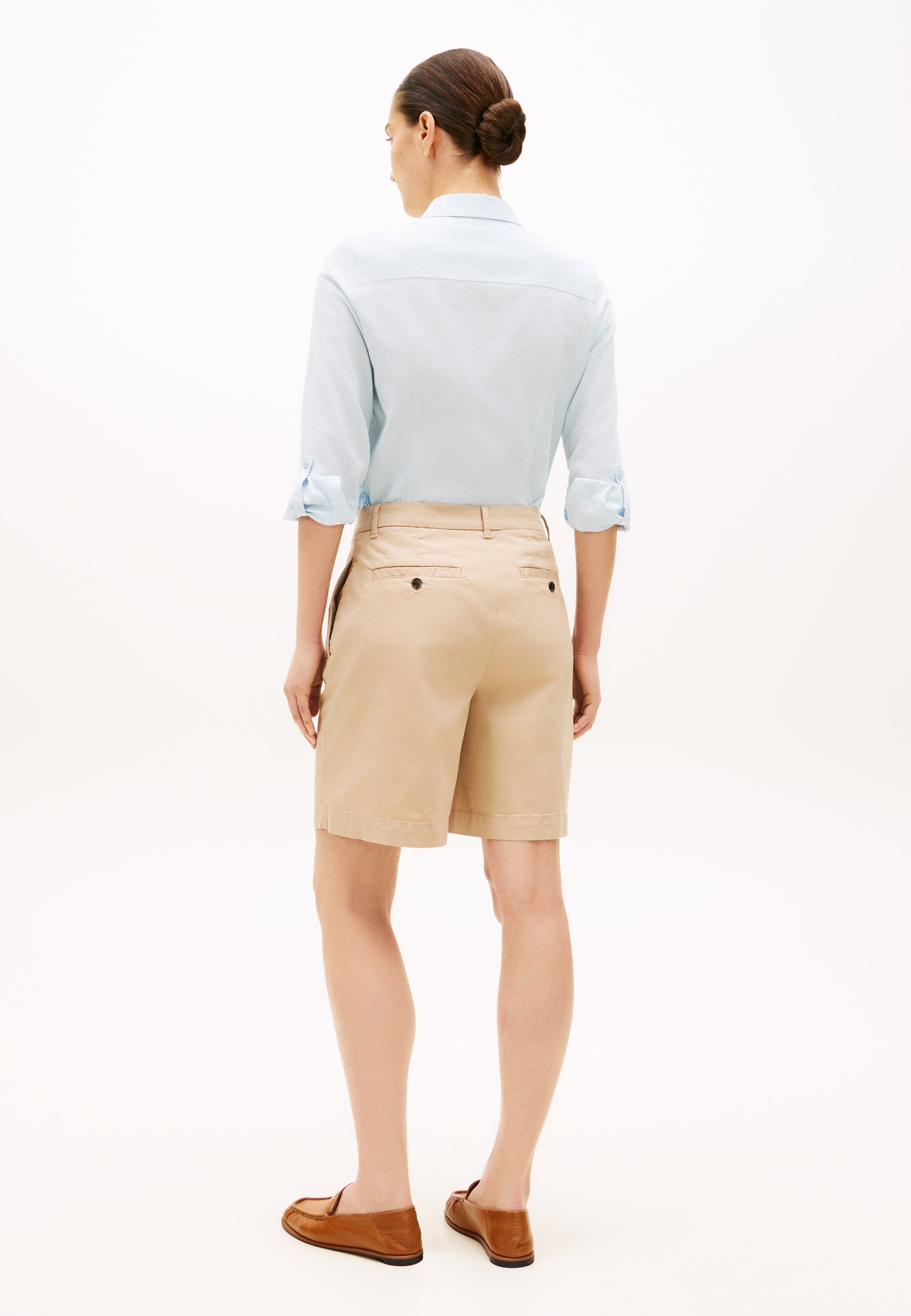 WASHED REGULAR CHINO SHORTS Media 4