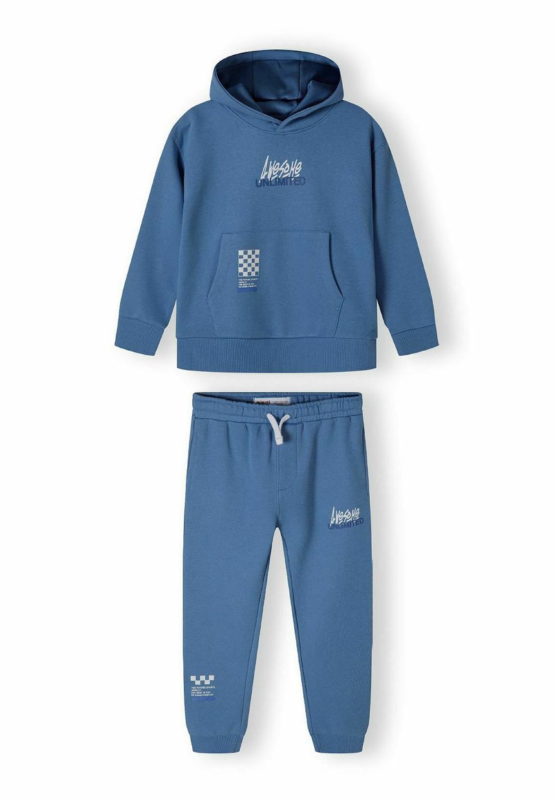 HOODIE AND JOGGERS SET Media 1