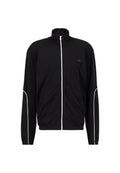 Schwarze sportliche Jacke mit hohem Kragen, weißem Reißverschluss und kontrastierenden weißen Paspeln entlang der Schultern und Taschen. Glatte Stoffoberfläche.