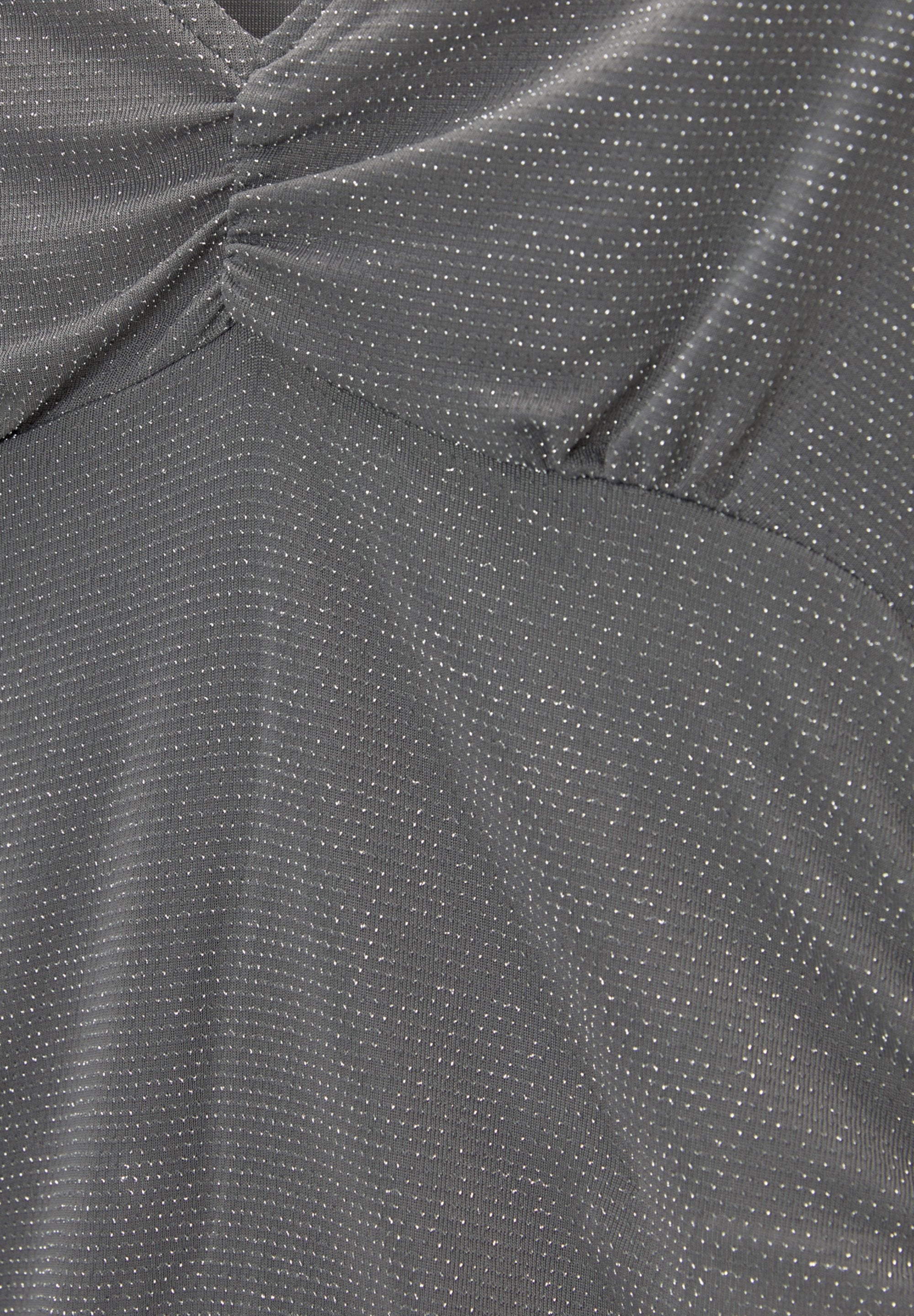 PULL&BEAR SHIMMERY WITH GATHERING