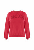 Roter Sweatshirt mit langen Ärmeln, gerippten Bündchen und Halsausschnitt. Auf der Vorderseite befinden sich die Buchstaben "MCXX" in strukturierter Stickerei.