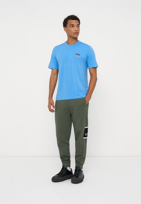 EA7 Emporio Armani