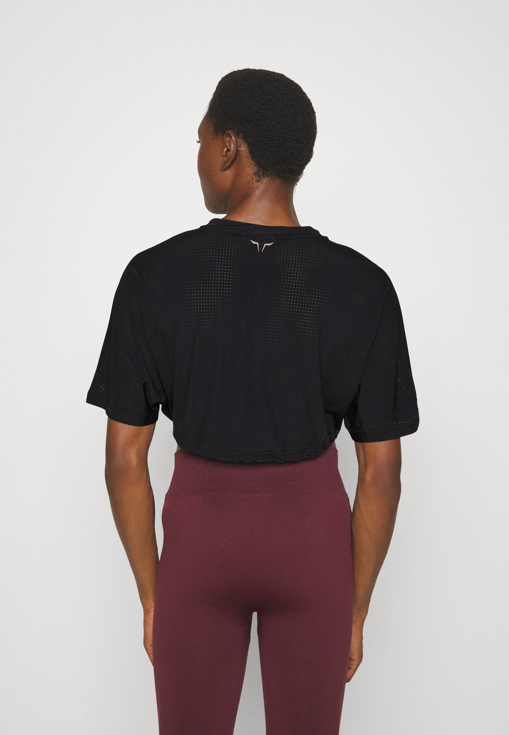 SQUATWOLF CODE CROP V NECK