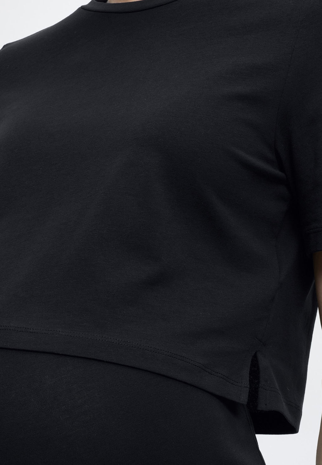 MAMALICIOUS Cropped Fit Round Neck