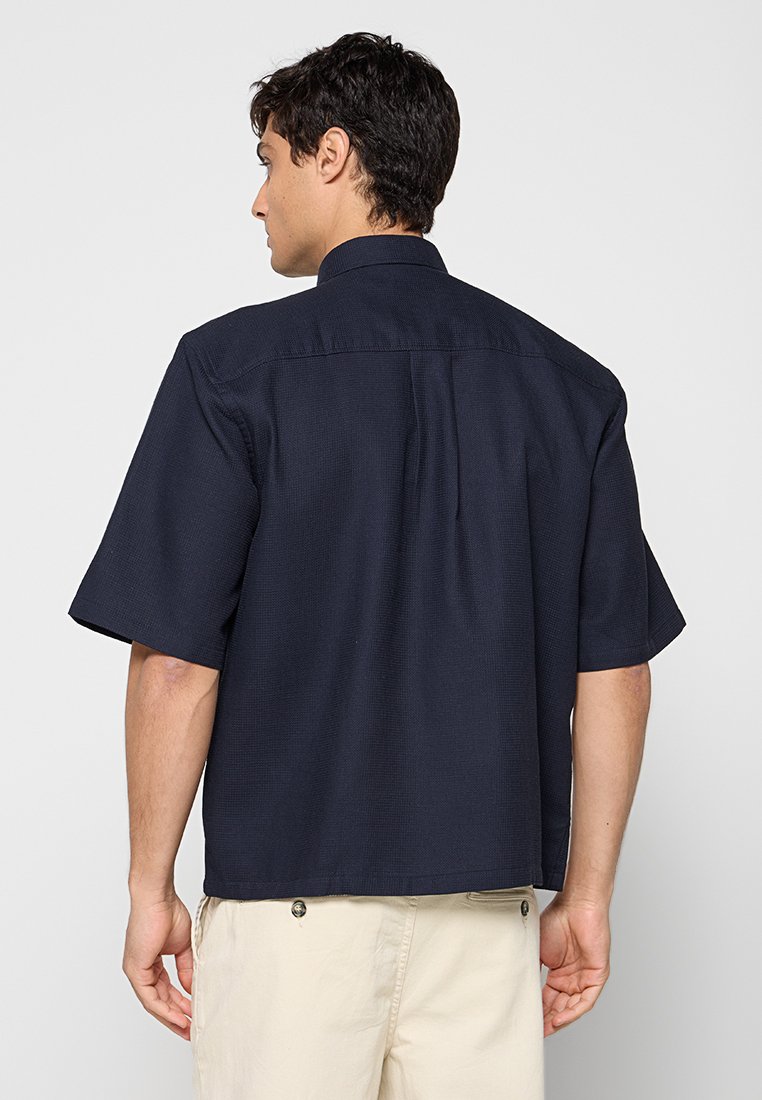 DOBBY REGULAR FIT  Media 2