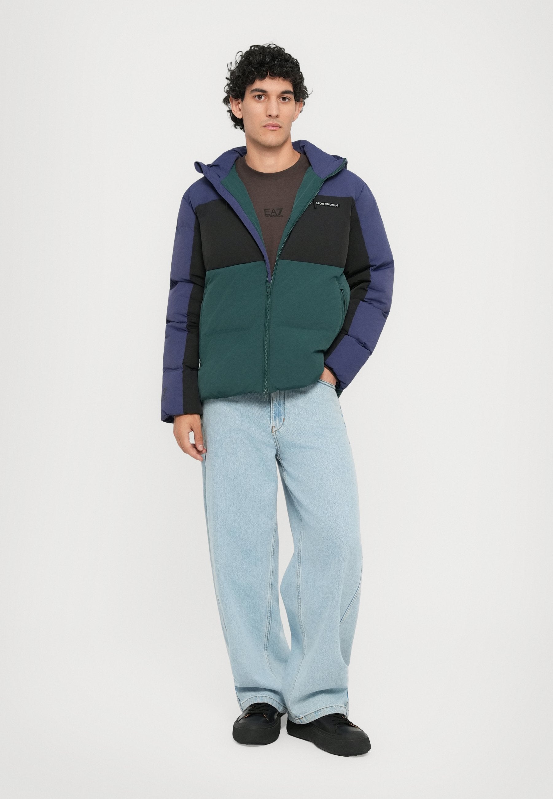 TRAIN ATHLETIC COLOUR BLOCK PADDED JACKET Media 2